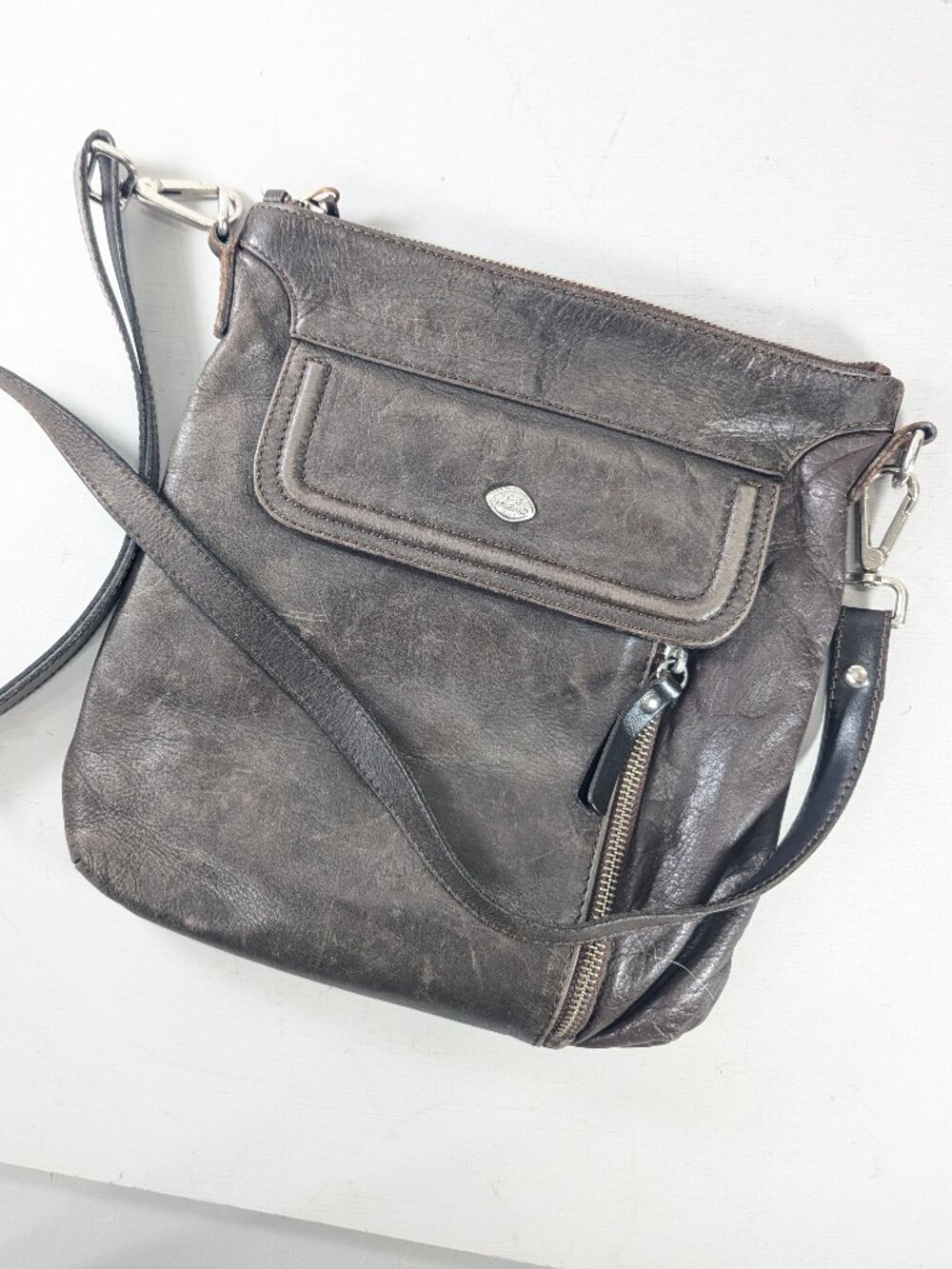 THE TREND Italy Genuine brown distressed leather crossbody bag, casual purse